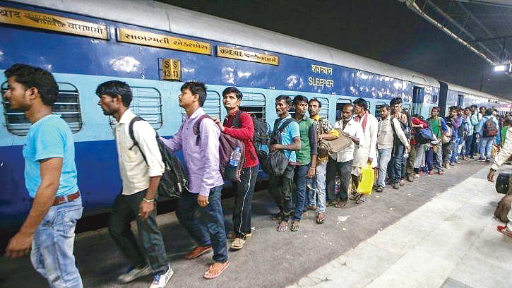 Migrant workers leave Gujarat in panic
