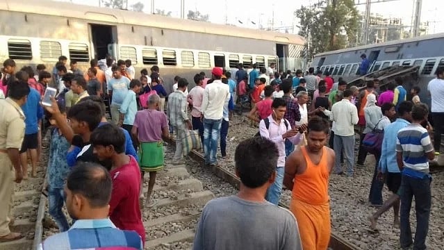 Uttar Pradesh: New Farakka Express derails near Rae Bareli, 7 dead