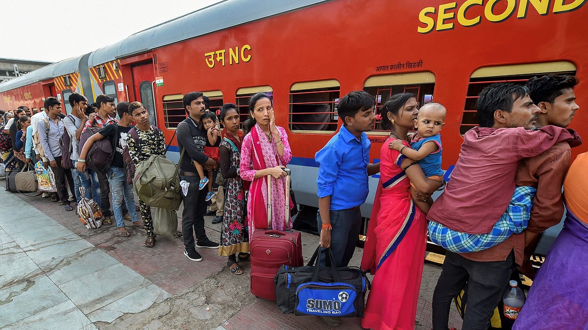 HC seeks Gujarat’s reply on PIL on attack on migrants  