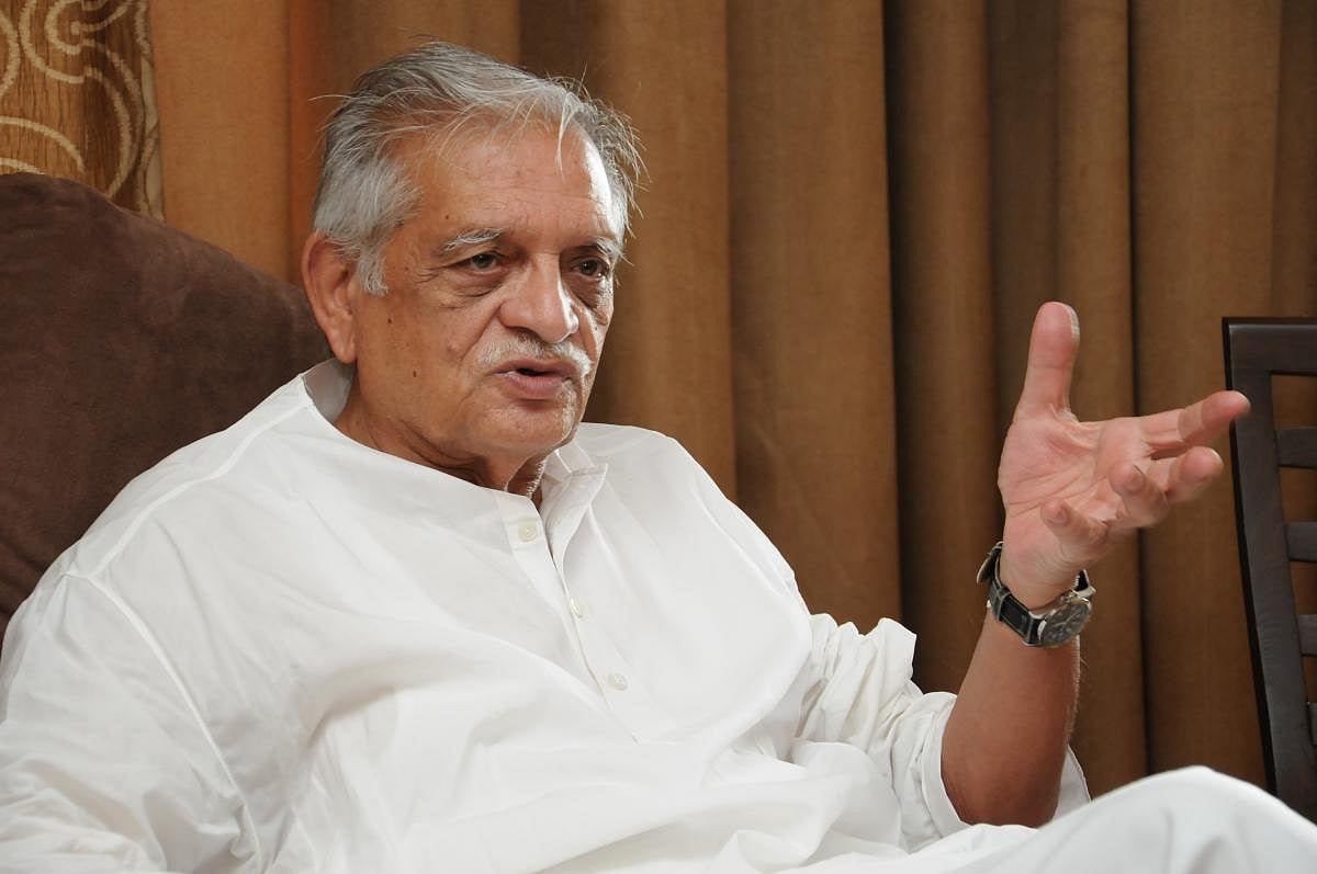 Gulzar Sa’ab, the magnificent poet!