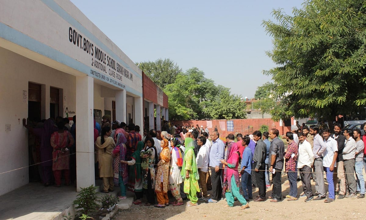 J&K municipal polls: feeble turnout in Valley, brisk voting in Jammu
