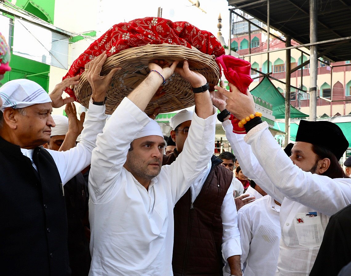Rahul Gandhi visits Ajmer dargah, offers prayers