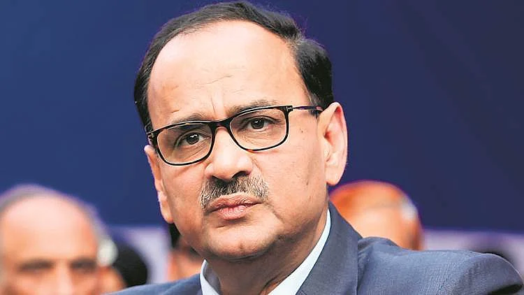 SC gives CVC report to CBI chief Alok Verma; refuses to entertain Rakesh Asthana plea