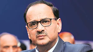 SC gives CVC report to CBI chief Alok Verma; refuses to entertain Rakesh Asthana plea