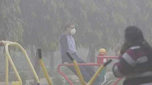 Air quality ‘very poor’ in Delhi, citizens urged to use public transport for next 10 days
