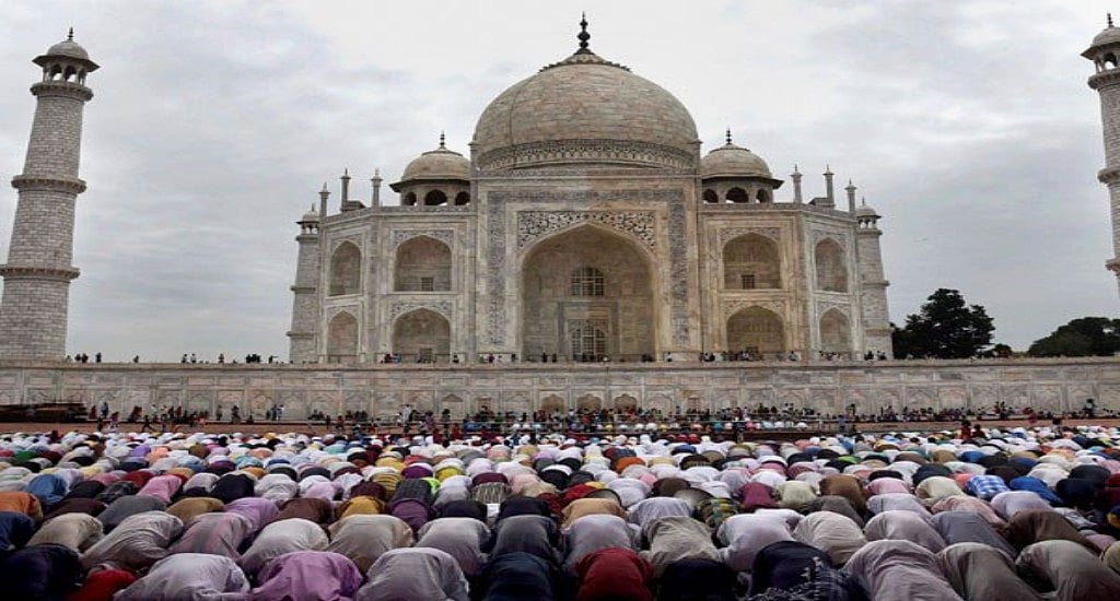 Uttar Pradesh: Namaz stopped at Taj Mahal mosque; Muslims in the area miffed