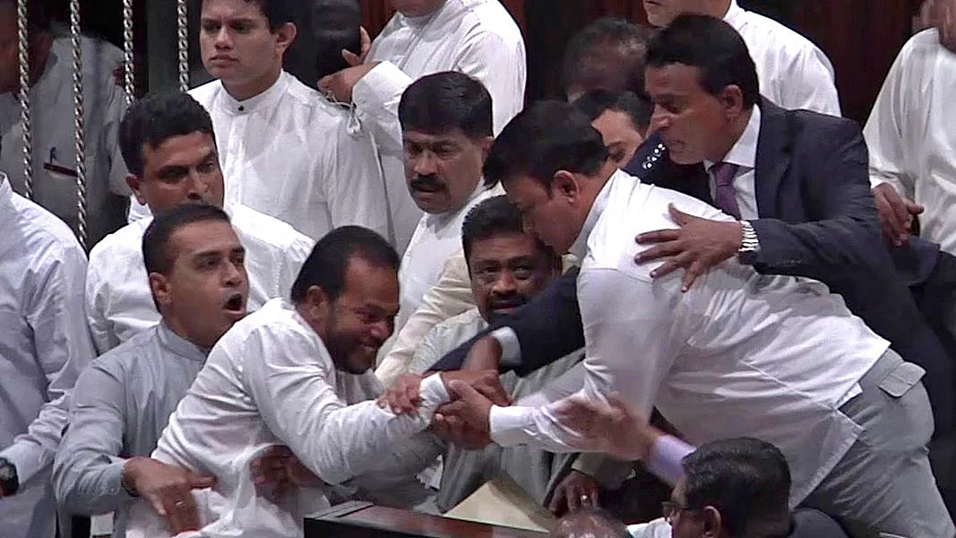 Sri Lanka: MPs come to blows in the Parliament over PM dispute; crisis deepens