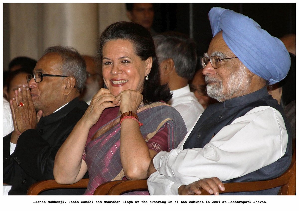 Photo exhibition of political pictures by sr. photographer Praveen Jain, at AIFACS 
