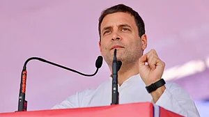 Rahul Gandhi: Modi govt now looting farmers in the name of crop insurance