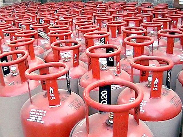  LPG price crosses ₹1,000 for the first time in 70 years; Modi govt silent