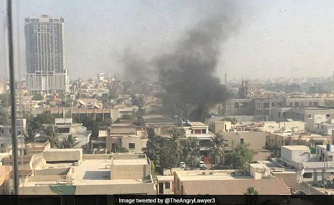 Pakistan: 25 killed in northwest Peshawar, 5 killed outside Chinese consulate, Karachi