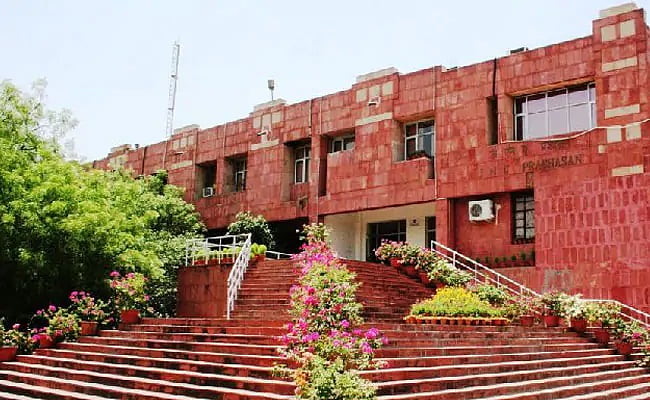 JNU admin wants to shut down dhabas citing hygiene to make way for food courts