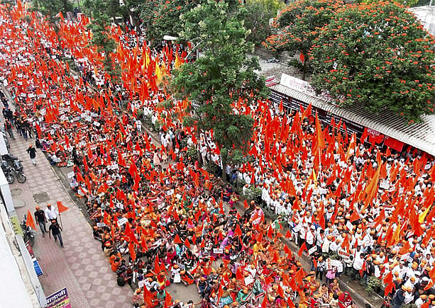 Lawyer opposing Maratha Reservation Bill attacked outside Bombay HC