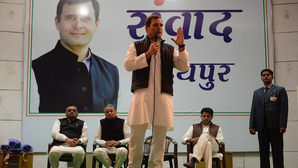 Twitter/ <a href="https://twitter.com/INCIndia">@<b>INCIndia</b></a>