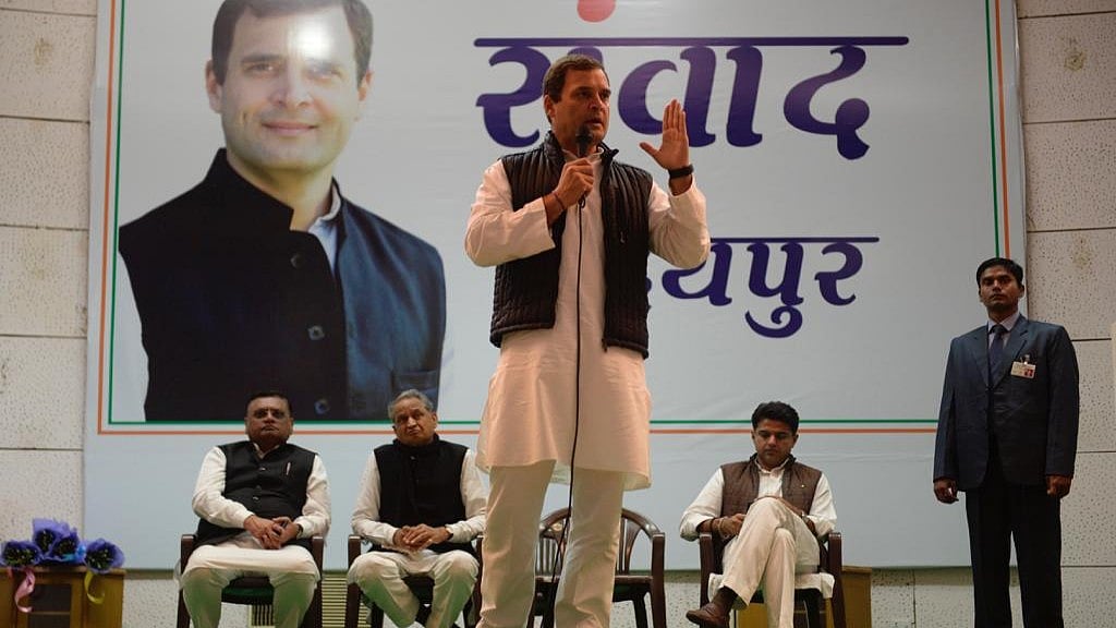 Twitter/ <a href="https://twitter.com/INCIndia">@<b>INCIndia</b></a>