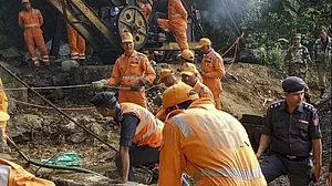Rahul Gandhi: PM Modi poses for cameras while miners struggle for survival in Meghalaya