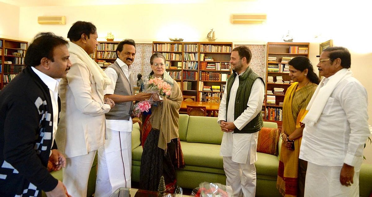 DMK chief Stalin meets Sonia, Rahul  before Opposition meet on October 10