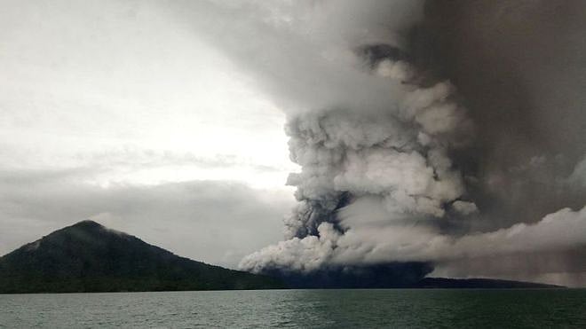 Indonesia flights rerouted as Anak Krakatau volcano continues to erupt; alert level raised