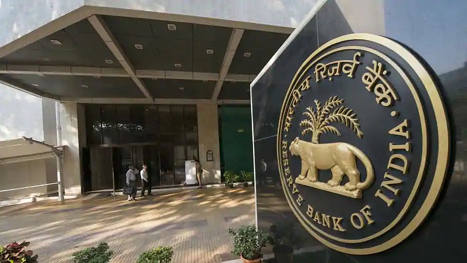Banks are silent on passing on rate-cut benefit and dash hope of common man & bizmen equally