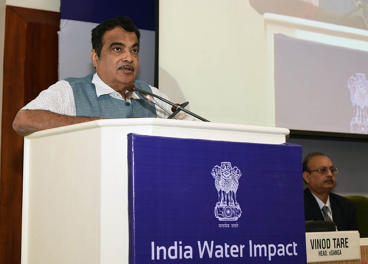 Union Minister Nitin Gadkari collapses at a function in Maharashtra 