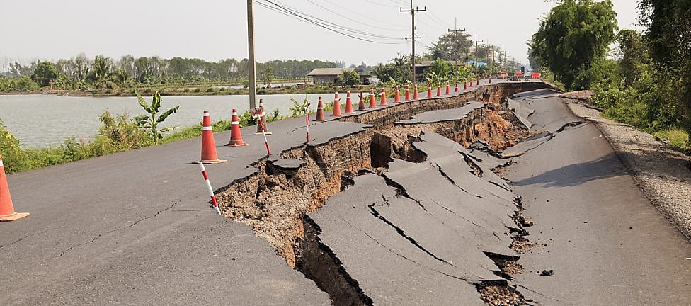 6.9-magnitude quake shakes southern Philippines, potential tsunami threat