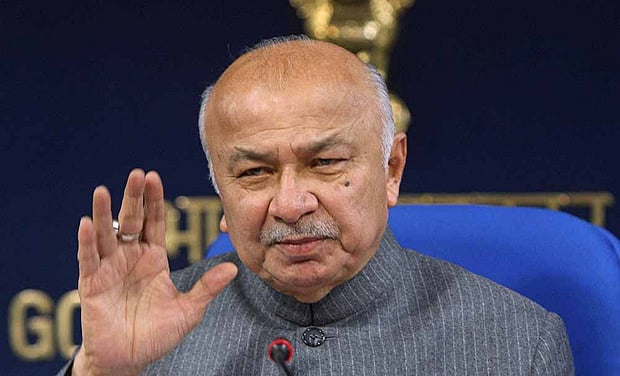 Congress leader Sushil Kumar Shinde compares PM  Modi with German Dictator Hitler 