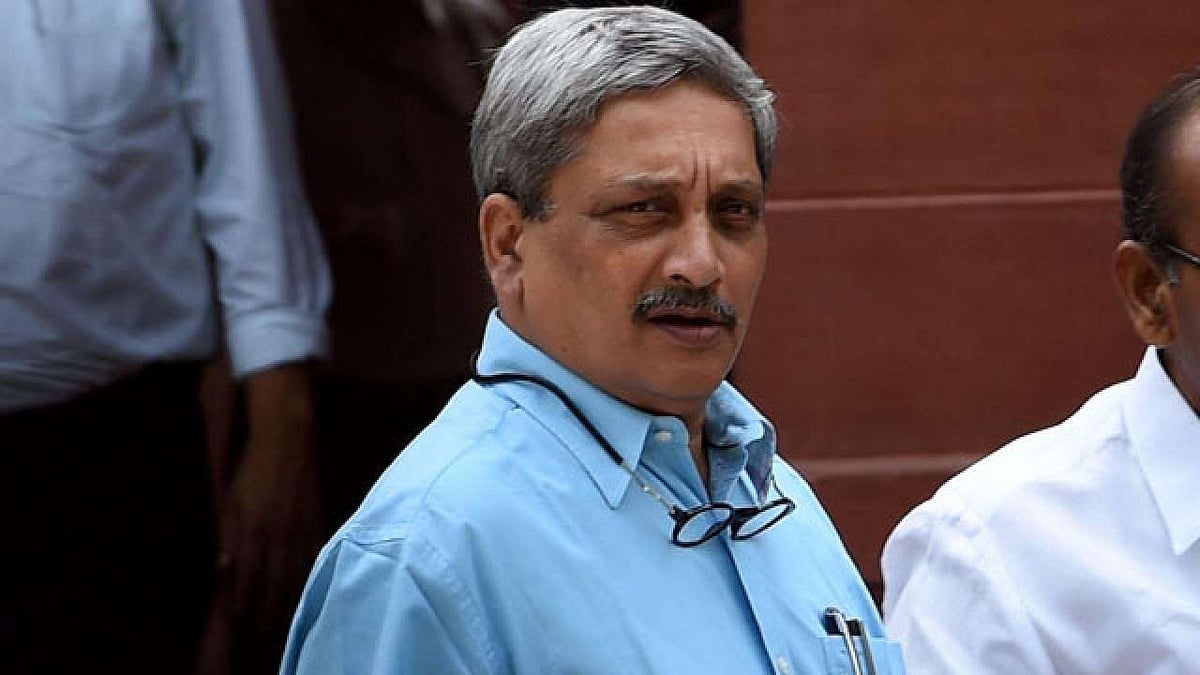 Parrikar should “hire bouncers” to keep his ministers from fighting with each other: Congress