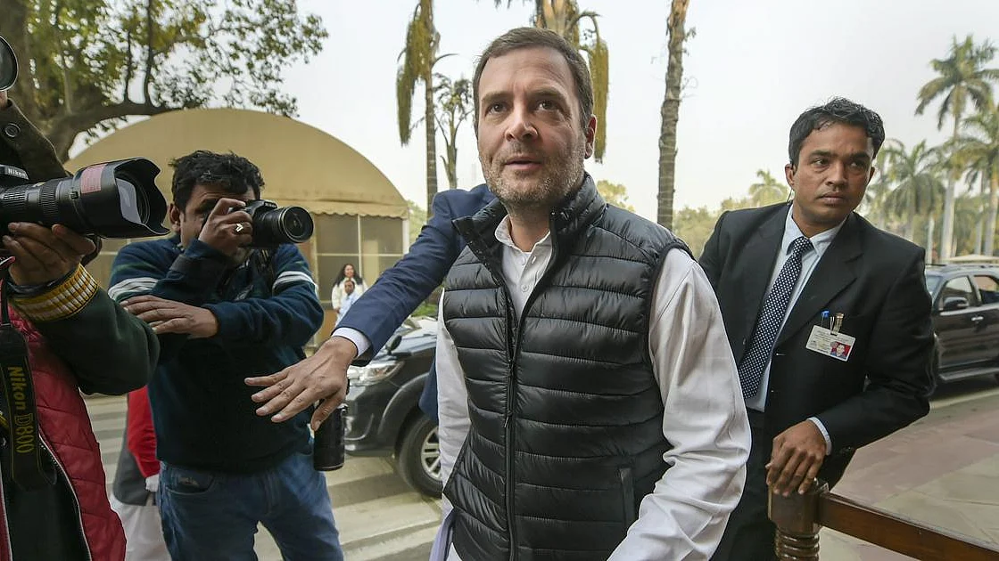 Rahul Gandhi meets Goa CM Manohar Parrikar, enquires about his health