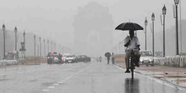 Light rain in Delhi-NCR, no relief from air pollution, J&K still in grips of cold wave