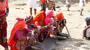 Where is ₹6,084 cr promised by the Centre for NREGA payments?