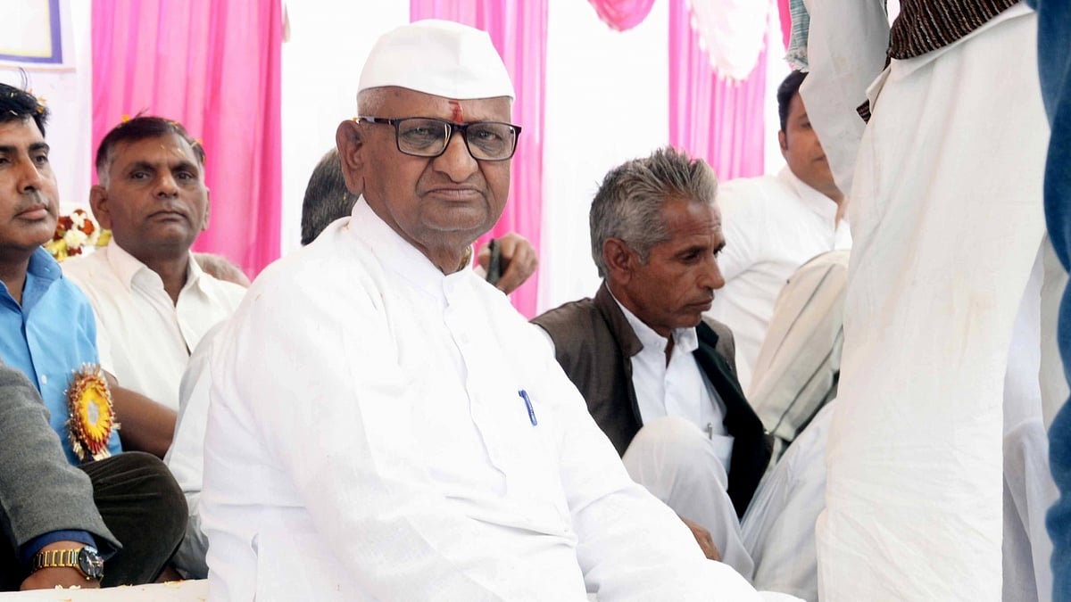 Anna launches hunger strike for Lokpal, Lokayuktas