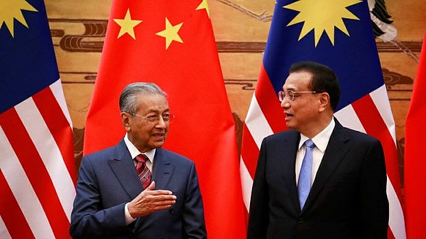 Malaysian Prime Minister Mahathir Mohamad and his Chinese counterpart, Li Keqiang