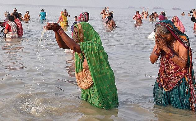 Makar Sankranti: Bracing the chill devotees take dip in Himachal rivers