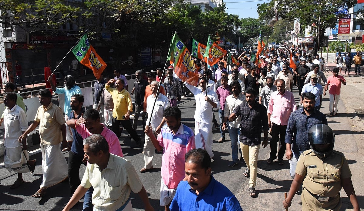 Widespread violence in Kerala during shutdown over Sabarimala 