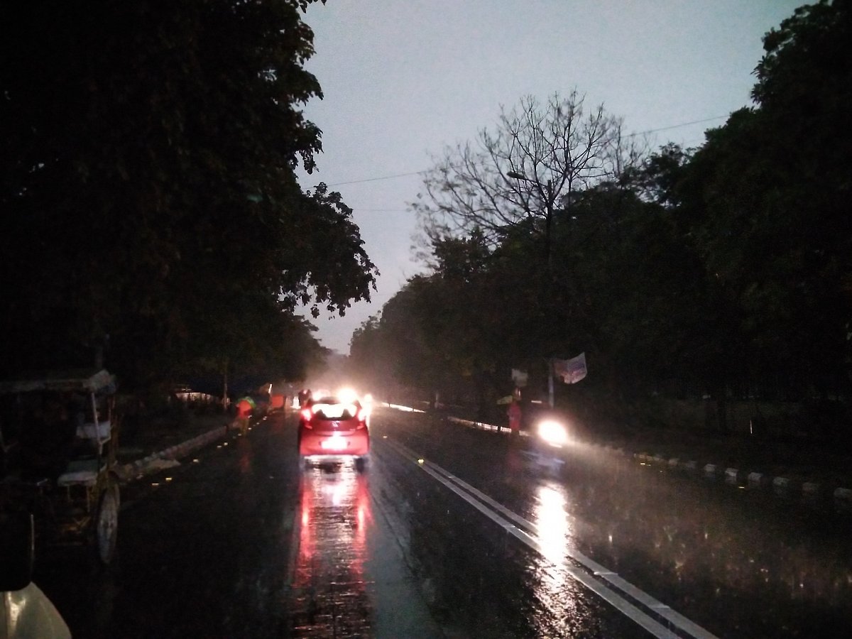 Air Quality improves to ‘moderate’ as heavy rains and strong winds lash Delhi