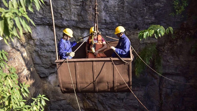 Trapped Meghalaya miners untraced even as Odisha firefighters pump out water