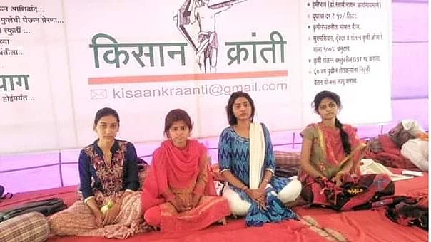 Maharashtra: Police force farmers’ daughters to break hunger strike, angry village observes shutdown