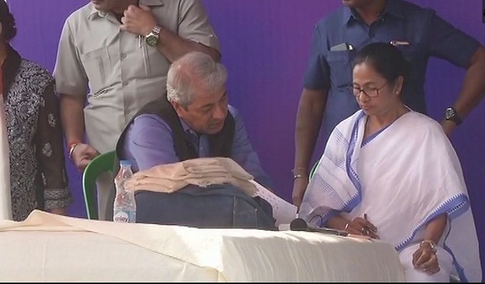 Mamata vs CBI: WB governor submits report to home ministry; WB govt moves HC, SC to hear CBI plea on Tuesday