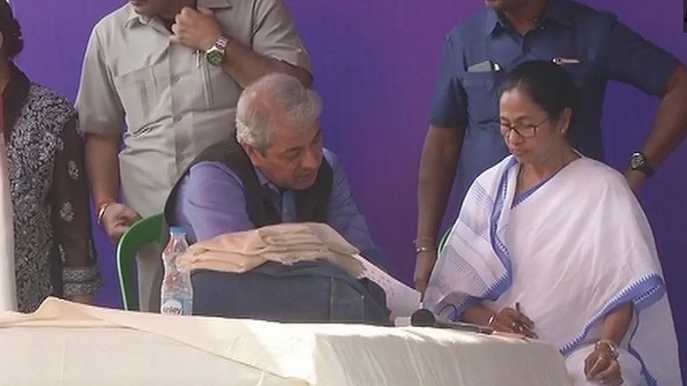 Mamata vs CBI: WB governor submits report to home ministry; WB govt moves HC, SC to hear CBI plea on Tuesday