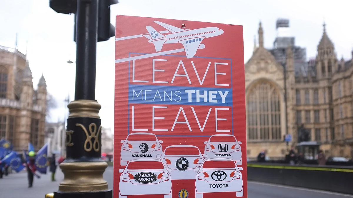 Britain on the edge over Brexit      