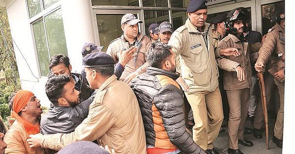 Uttarakhand: Newspapers indulge in inflammatory reporting, police file cases against Shehla, ABVP activists 