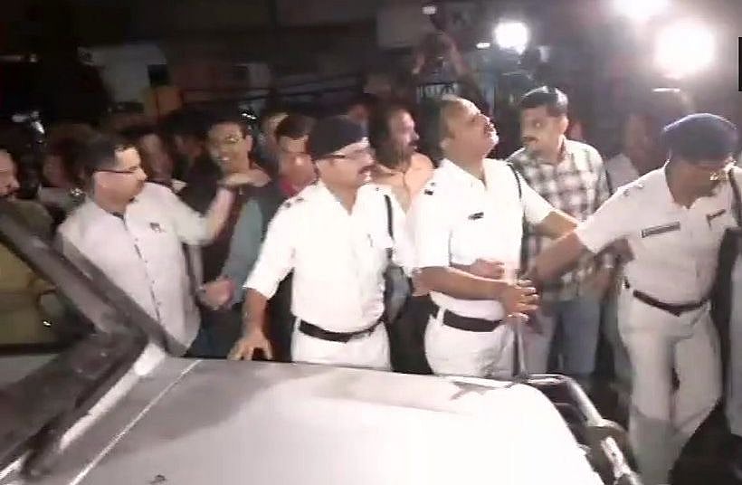 West Bengal police ‘detains’ CBI team at Kolkata Police Commissioner’s house
