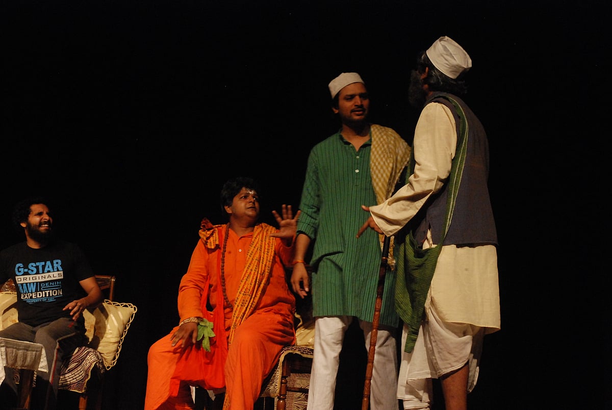Play review:‘Baap Re Baap’ a search for a run-away father and  harsh reality of today’s theatre