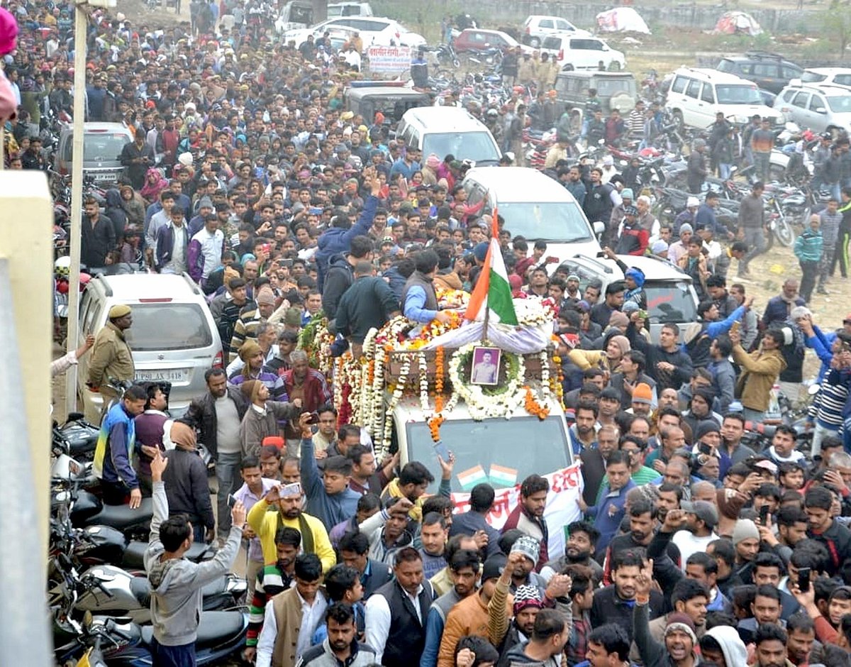 CAIT: Business worth ₹25,000 cr hit as traders protest against Pulwama attack 