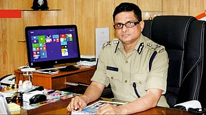 Both CBI and WB Government on sticky, legal wicket in the Rajeev Kumar case