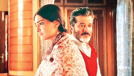 Sonam Kapoor and Anil Kapoor in Ek Ladki Ko Dekha Toh Aisa Laga (file Photo)