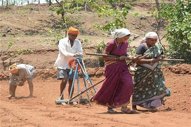 Now farmers’ daughters in this Maharashtra village launch fresh agitation