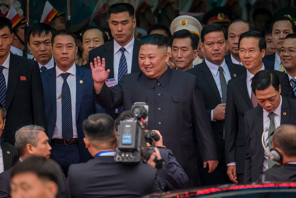  Kim Jong-un arrives in Vietnam for second summit with Donald Trump