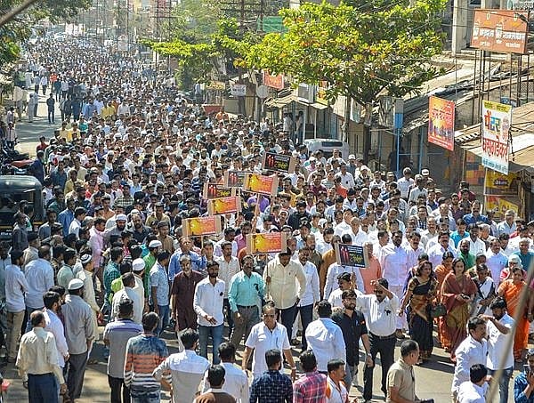 Pulwama attack: Traders body calls for nationwide market bandh on Monday in solidarity with victims families