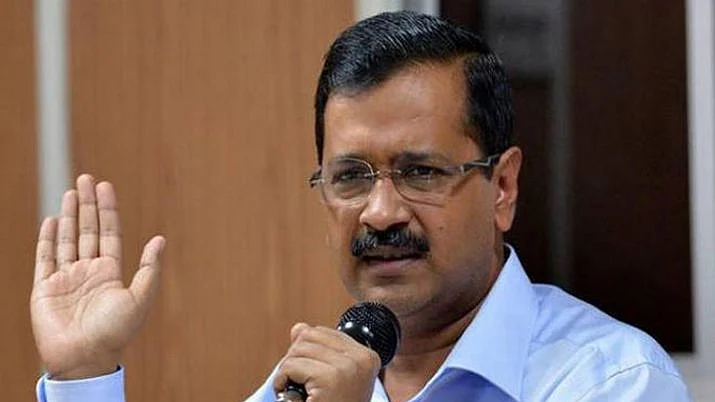 Men carrying BJP flags attack Delhi CM Arvind Kejriwal